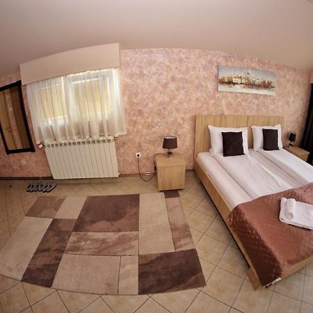 Apartmani Zecevic Nikšić Εξωτερικό φωτογραφία