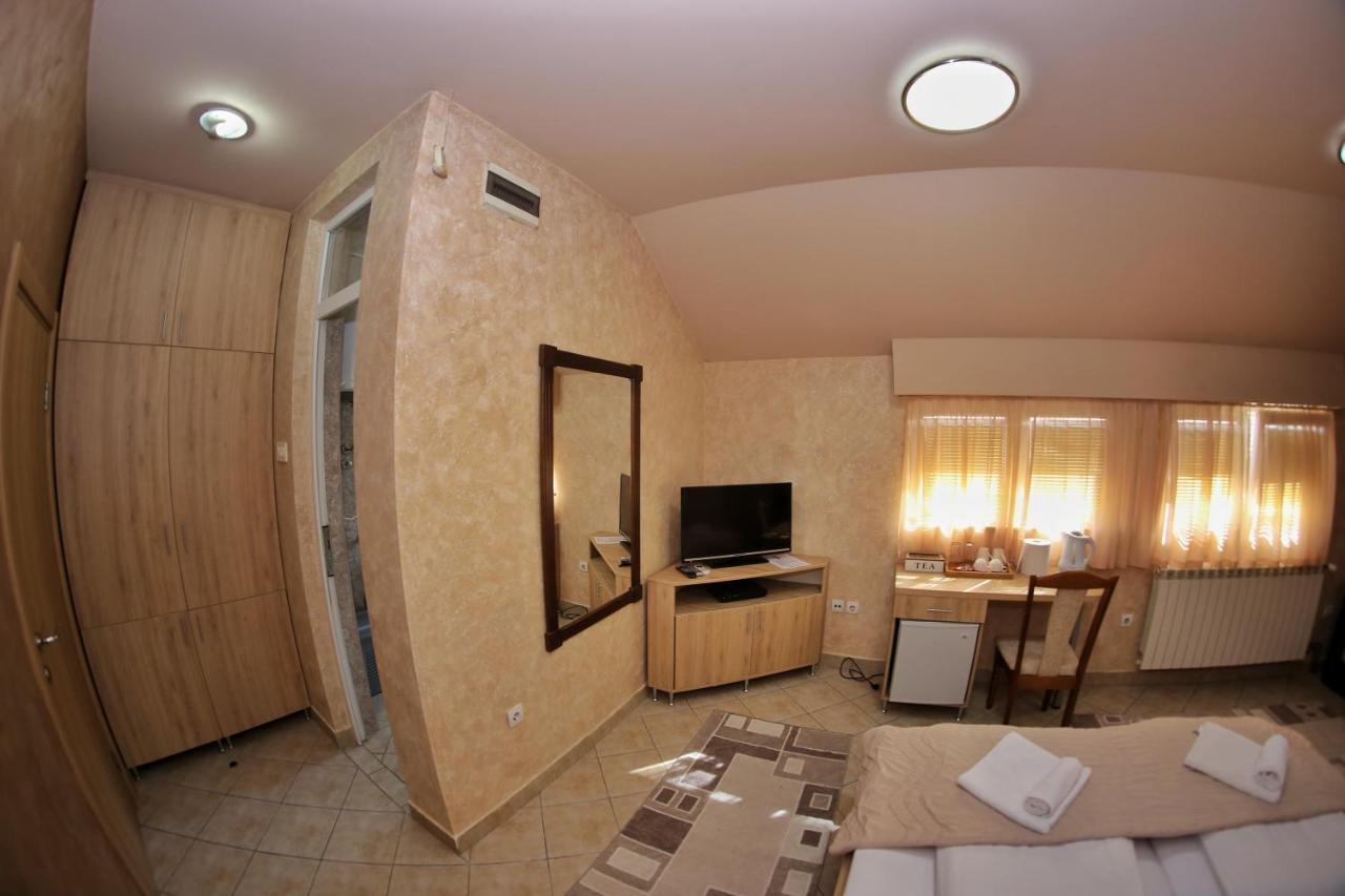 Apartmani Zecevic Nikšić Εξωτερικό φωτογραφία