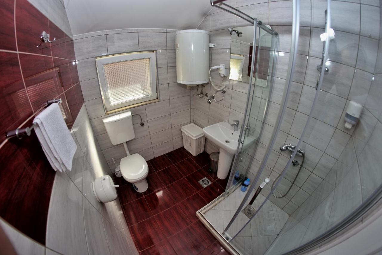 Apartmani Zecevic Nikšić Εξωτερικό φωτογραφία