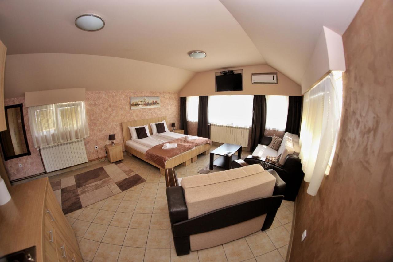 Apartmani Zecevic Nikšić Εξωτερικό φωτογραφία
